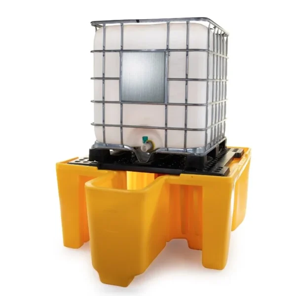 Single IBC polyethylene spill pallet with integrated dispensing area